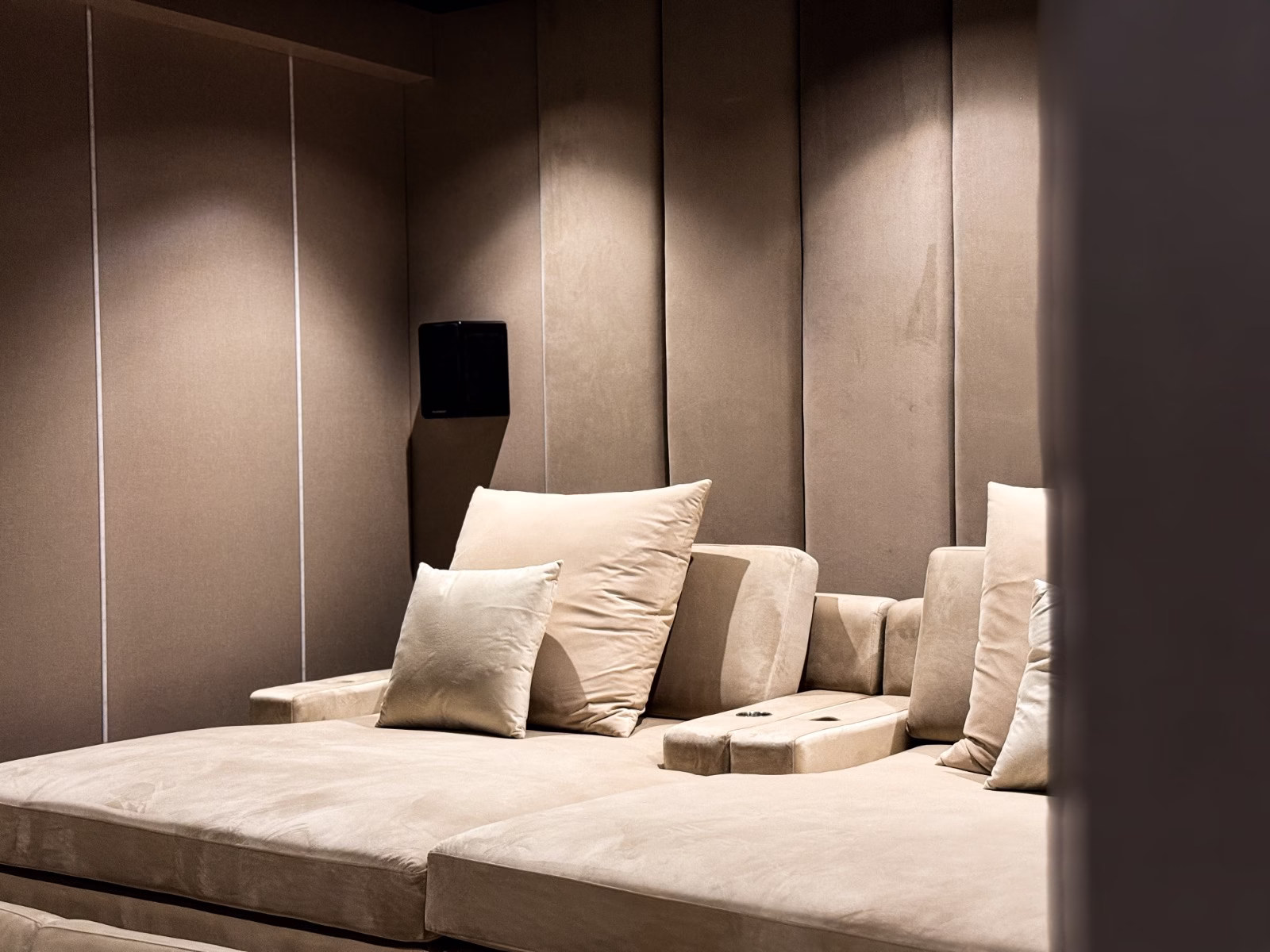 WhatsApp Image 2025 12 12 at 15.59.09